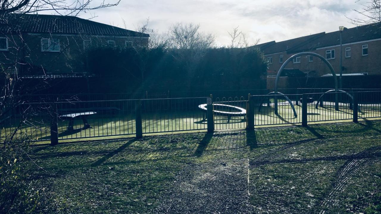 Apartmán Travelling Stop Swindon Exteriér fotografie